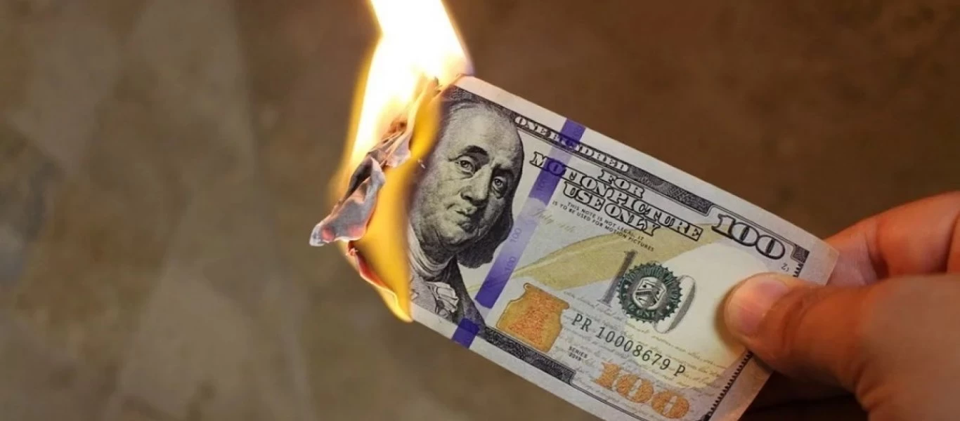 Παγκόσμια οικονομία: Το ευρώ στα «ύψη» - Το δολάριο στον «πάτο»